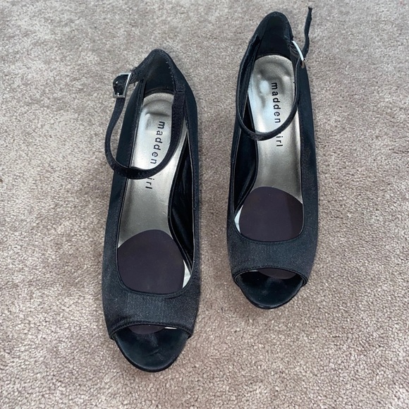 High Heels - Picture 2 of 4